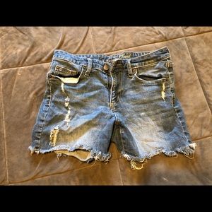 Universal thread shorts
